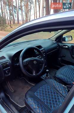 Седан Opel Astra 2004 в 