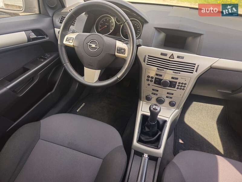 Універсал Opel Astra 2008 в Сумах