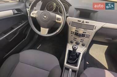 Универсал Opel Astra 2008 в 