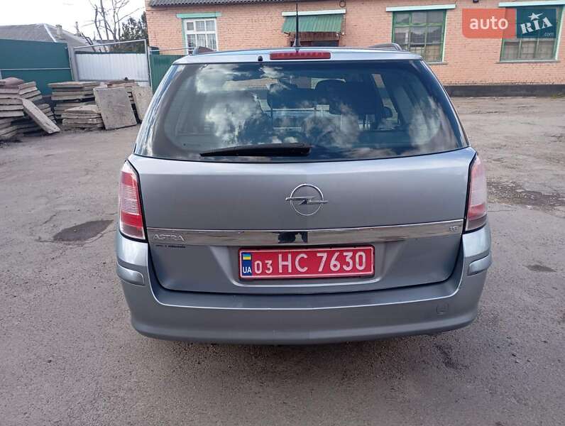 Універсал Opel Astra 2008 в Сумах