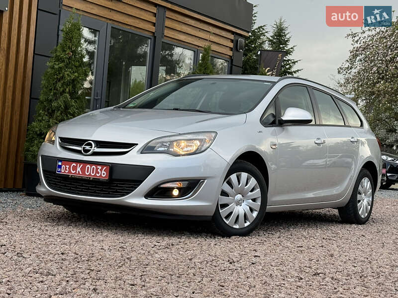 Универсал Opel Astra 2014 в Дрогобыче