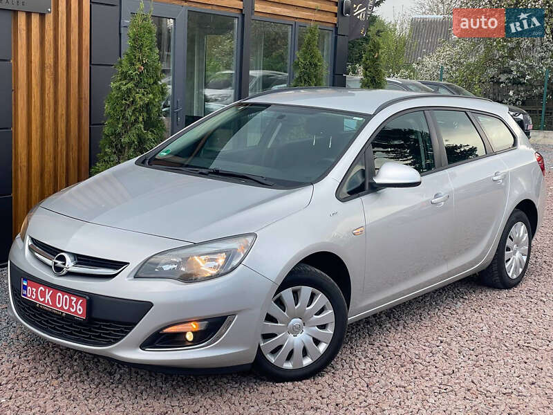 Универсал Opel Astra 2014 в Дрогобыче
