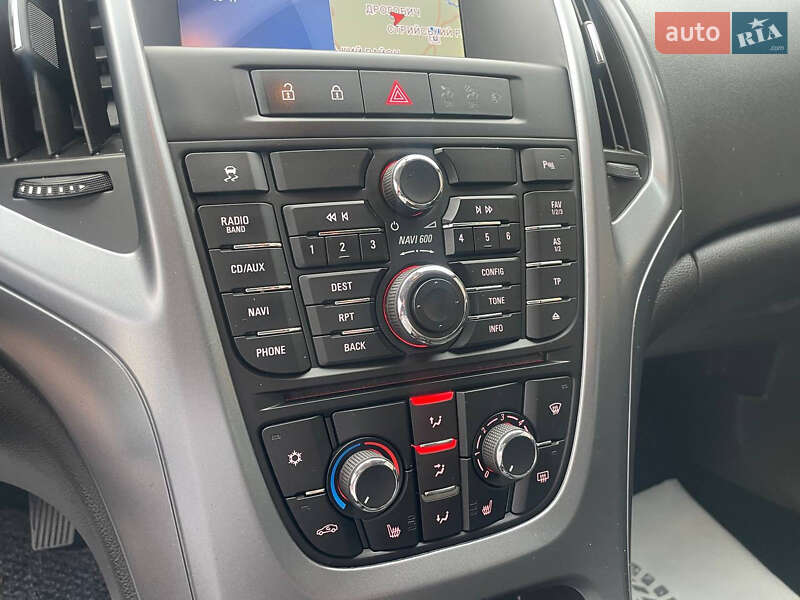 Универсал Opel Astra 2014 в Дрогобыче