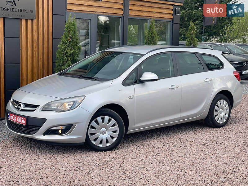 Универсал Opel Astra 2014 в Дрогобыче