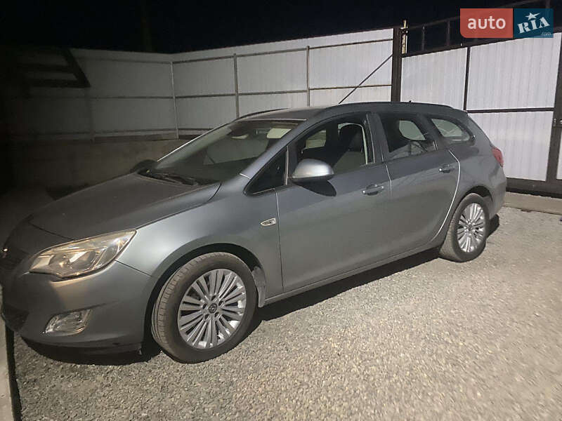 Универсал Opel Astra 2010 в Днепре