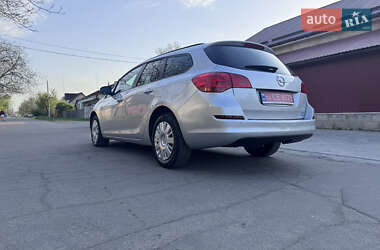 Универсал Opel Astra 2012 в 
