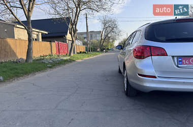 Универсал Opel Astra 2012 в 