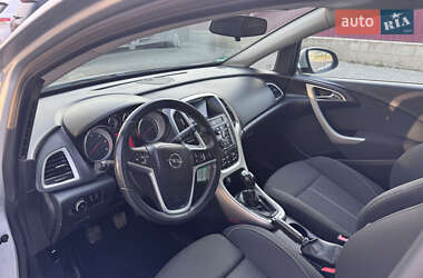 Универсал Opel Astra 2012 в 