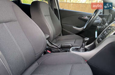 Универсал Opel Astra 2012 в 