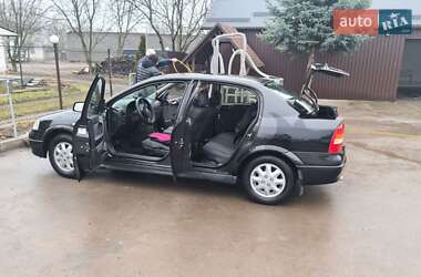 Седан Opel Astra 2006 в 