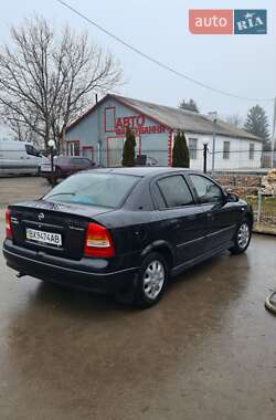Седан Opel Astra 2006 в 