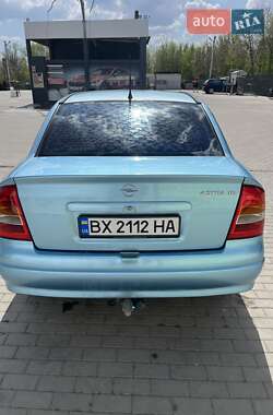 Седан Opel Astra 2004 в 