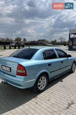 Седан Opel Astra 2004 в 