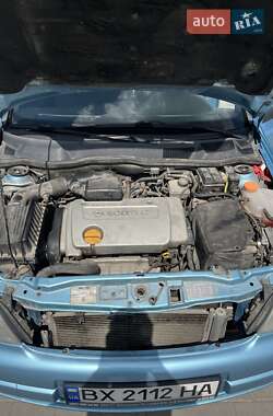 Седан Opel Astra 2004 в 