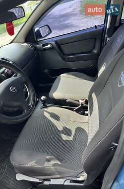 Седан Opel Astra 2004 в 