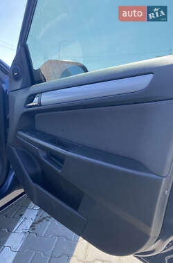 Хэтчбек Opel Astra 2006 в 