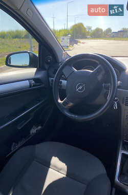 Хэтчбек Opel Astra 2006 в 