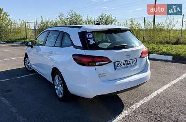 Универсал Opel Astra 2019 в Ровно