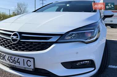 Универсал Opel Astra 2019 в Ровно