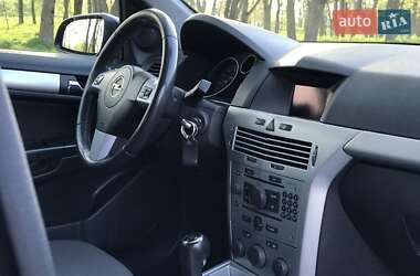 Универсал Opel Astra 2009 в 