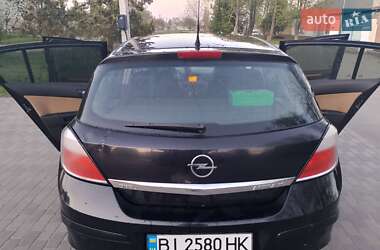 Хэтчбек Opel Astra 2006 в Пирятине
