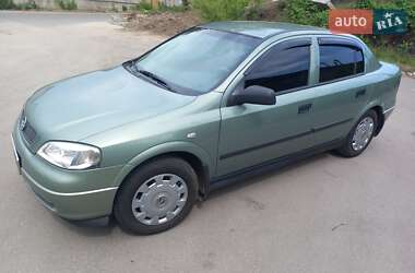 Седан Opel Astra 2006 в Днепре