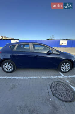 Хэтчбек Opel Astra 2010 в 
