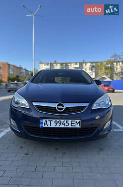 Хэтчбек Opel Astra 2010 в 