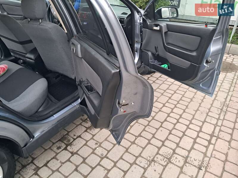 Седан Opel Astra 2006 в Ивано-Франковске