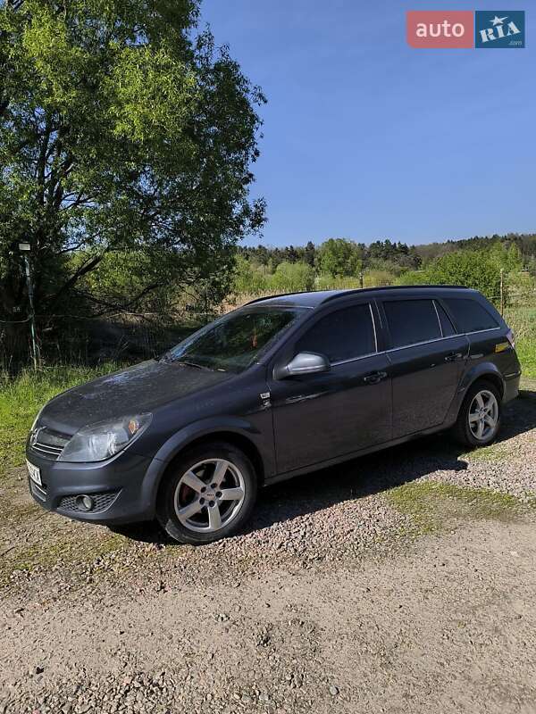 Opel Astra 2010