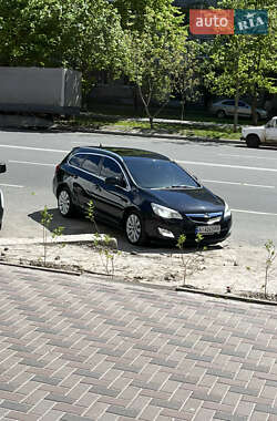Універсал Opel Astra 2011 в Броварах