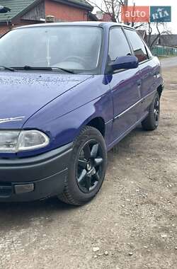 Седан Opel Astra 1995 в 