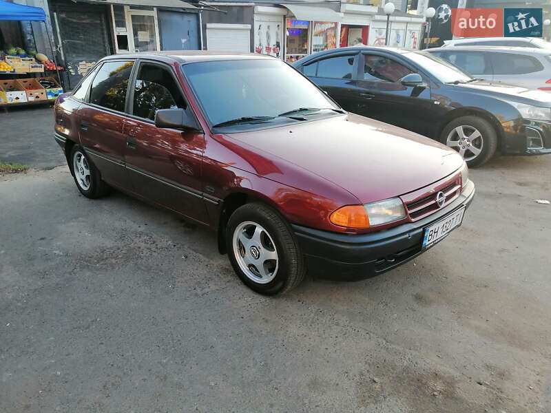 Седан Opel Astra 1993 в Одессе