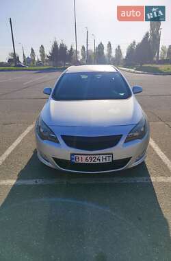 Универсал Opel Astra 2010 в 