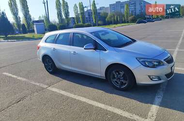 Универсал Opel Astra 2010 в 