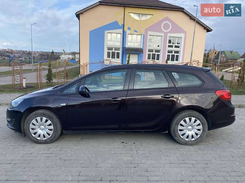Универсал Opel Astra 2014 в Львове