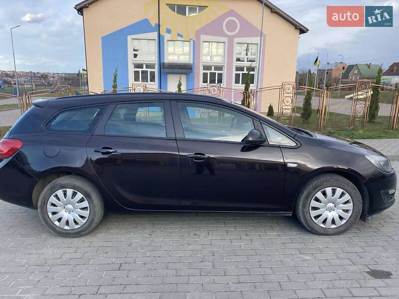 Универсал Opel Astra 2014 в Львове