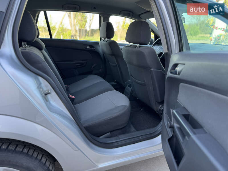 Универсал Opel Astra 2005 в 