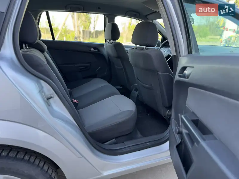 Универсал Opel Astra 2005 в 