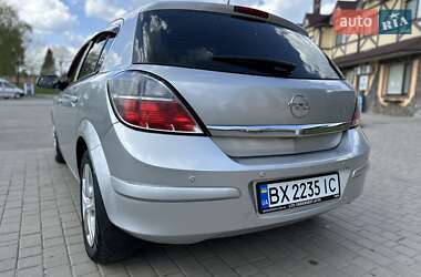 Хэтчбек Opel Astra 2010 в 