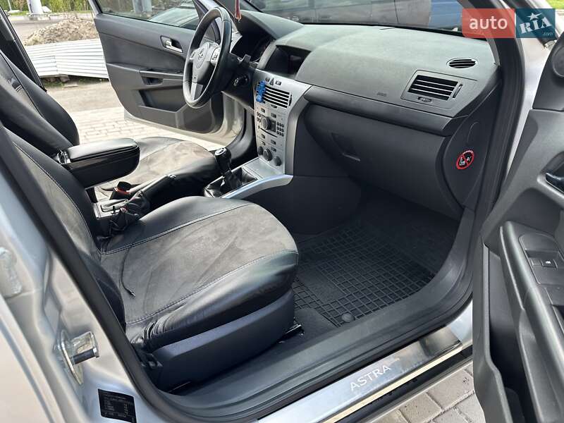 Хетчбек Opel Astra 2010 в Хмельницькому