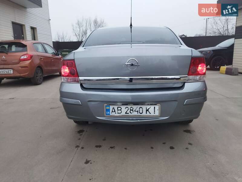 Седан Opel Astra 2011 в Бердичеве