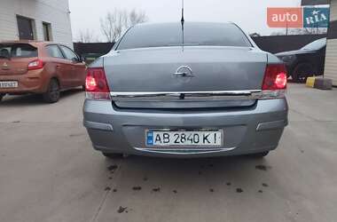 Седан Opel Astra 2011 в 