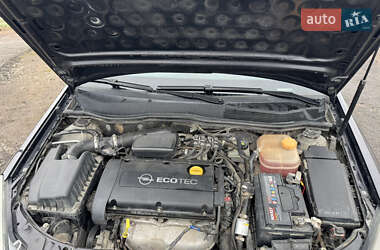 Универсал Opel Astra 2006 в 