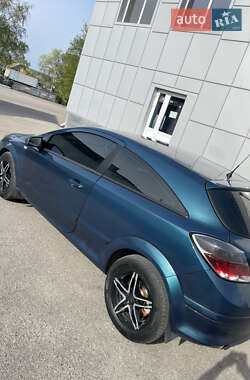 Купе Opel Astra 2007 в 
