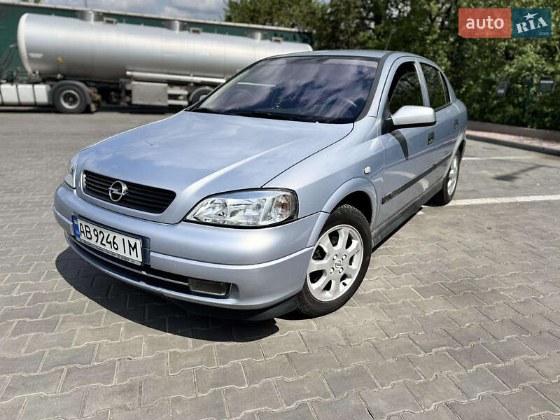 Хетчбек Opel Astra 2001 в 