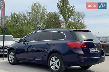 Универсал Opel Astra 2015 в 