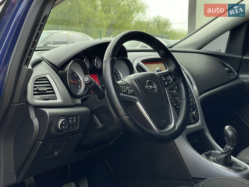 Универсал Opel Astra 2015 в Бердичеве