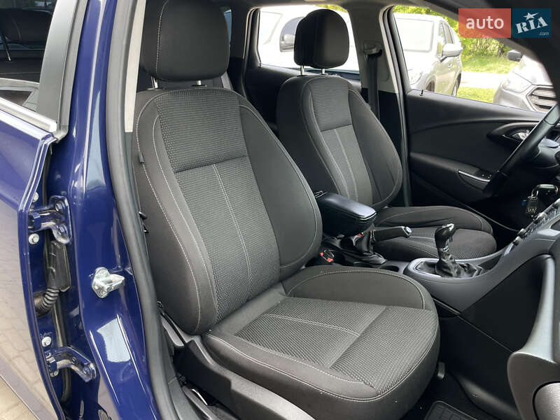 Универсал Opel Astra 2015 в Бердичеве