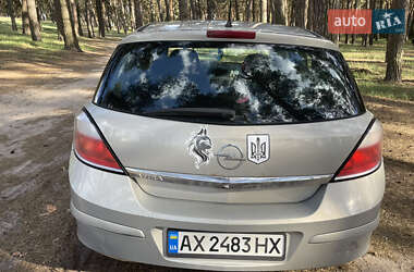 Хетчбек Opel Astra 2006 в 